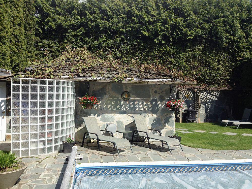 The Stone Hedge Bed And Breakfast Richmond Extérieur photo