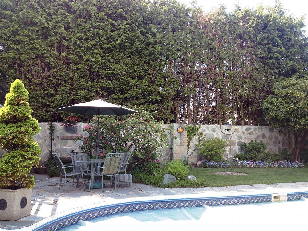 The Stone Hedge Bed And Breakfast Richmond Extérieur photo