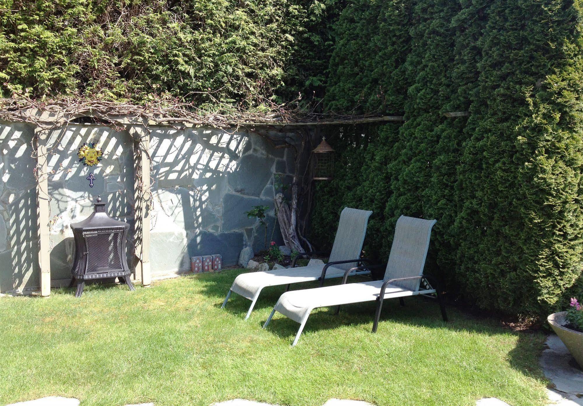 The Stone Hedge Bed And Breakfast Richmond Extérieur photo