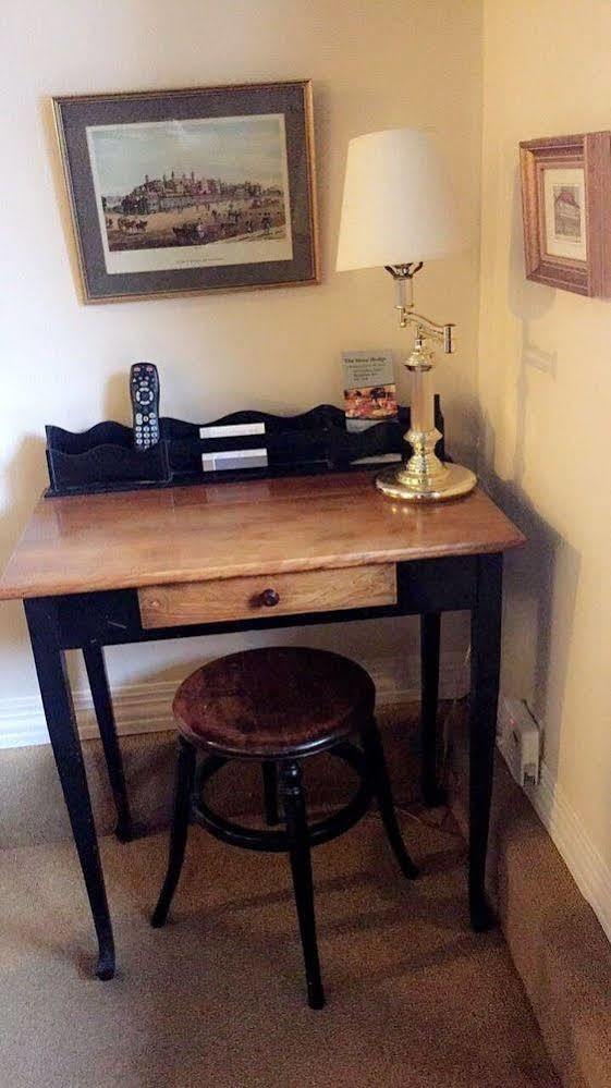 The Stone Hedge Bed And Breakfast Richmond Extérieur photo